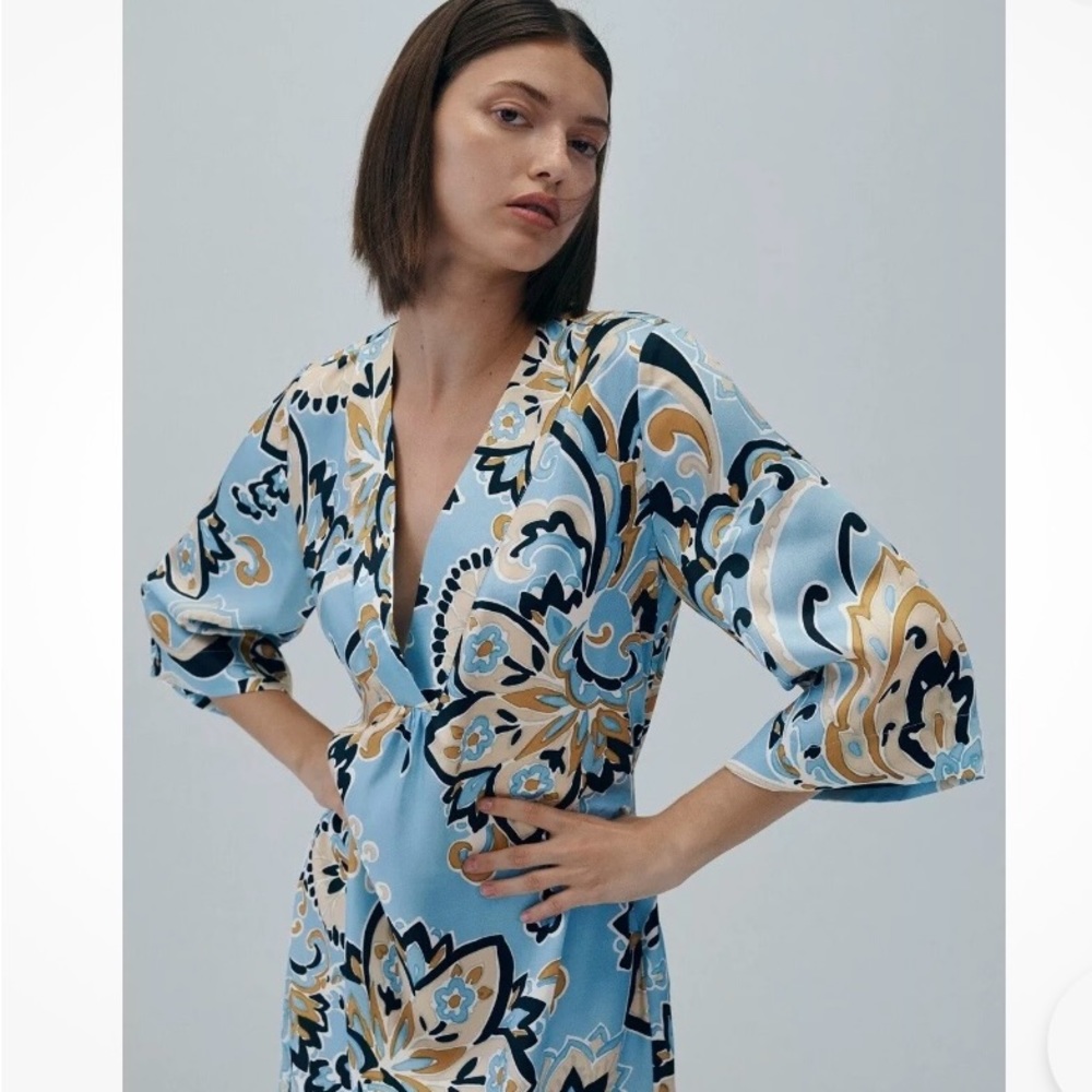 Zara blue floral print v-neck tunic dress with slits
